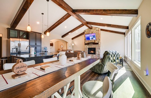 Roaring River House | Home Gym & Fireplace: Roaring River Retreat