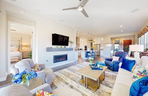 Rancho Mirage House | Home in a 55+ gated community with a private pool, grill, & furnished lanai