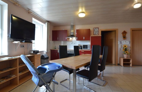 Burg-Reuland House | Home in Burg Reuland with Sauna, Terrace