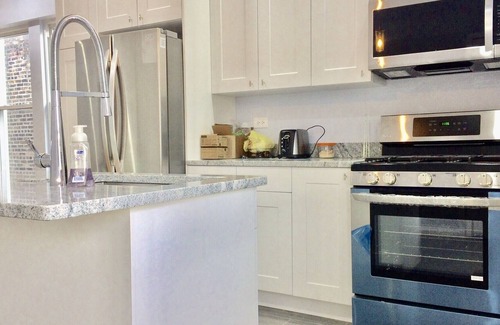 Rogers Park House | Home in Chicago Northside, Rogers Park Neighborhood, 3 Bedroom.