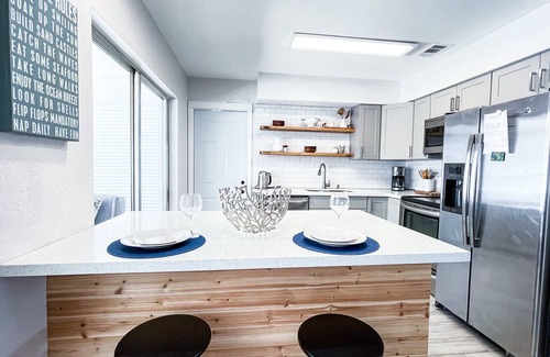 South Venice House | Home in quiet Bird Sanctuary Neighborhood, close to Beach