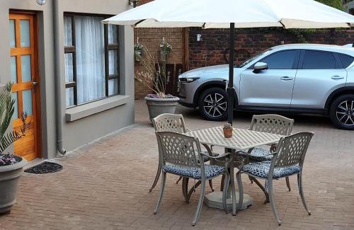 Garsfontein Apartment | @Home in the East
