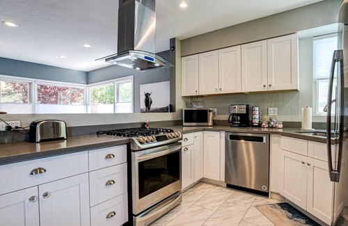 Santa Rosa House | Home in the heart of wine country minutes from Downtown
