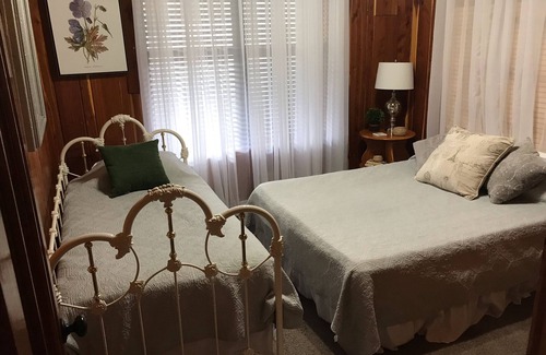 Apopka Cabin | Home in the Oaks...Airy & Nature View