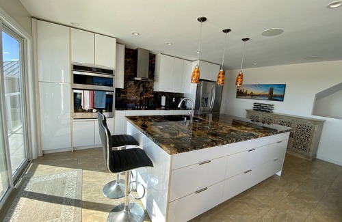 Kahala House | Home in the Sky!