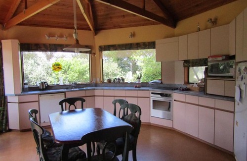 Tuamarina House | Home in the vineyards