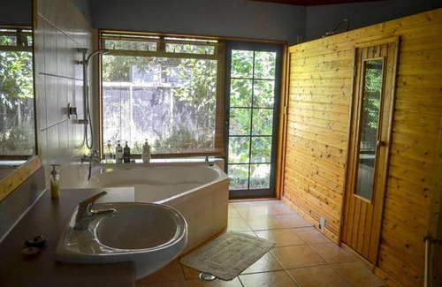 Tuamarina House | Home in the vineyards