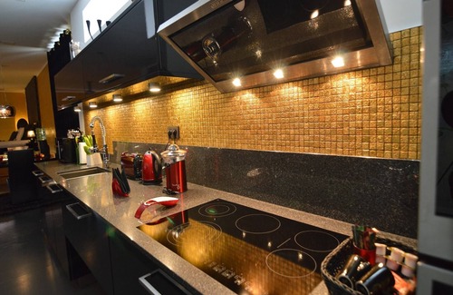Herbesthal House | Home in Welkenraedt with Steam Shower