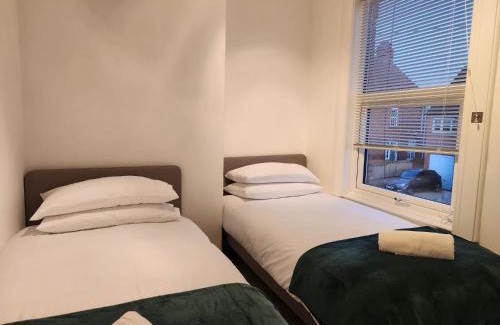 Lower Wick House | Home In Worcester - With Free Parking