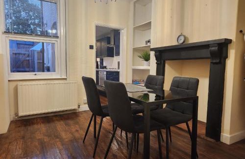 Lower Wick House | Home In Worcester - With Free Parking