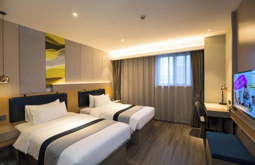 Gao Xin District Hotel | Home Inn Hotel ShajinBridgesubwaystation