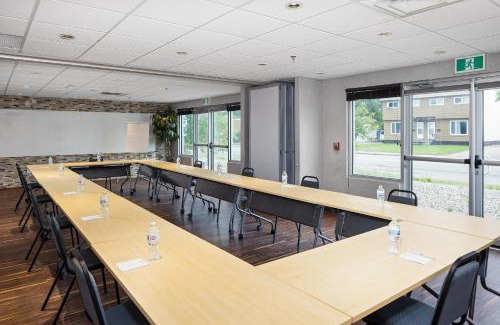 Yorkton Hotel | Home Inn & Suites Yorkton
