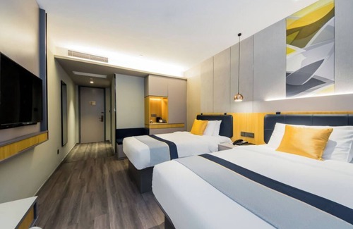 Jinqiao Hotel | Home Inn Yangpu Bridge