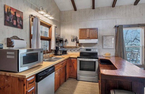 Townsend House | Home located on the river , perfect for enjoying a evening on the deck grilling.