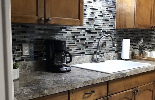 Southside House | Home minutes to Downtown/River walk & Lackland BMT