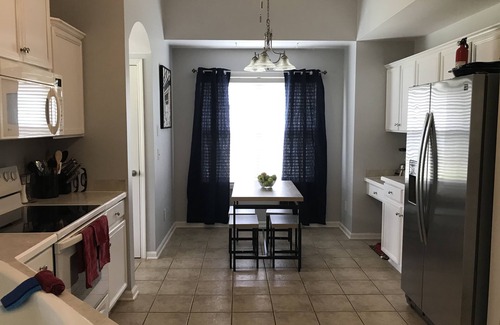 Hoschton House | HOME NEAR CHATEAU ELAN/UGA/LAKE LANIER/MICHELIN ROAD ATLANTA/ATLANTA DRAGWAY