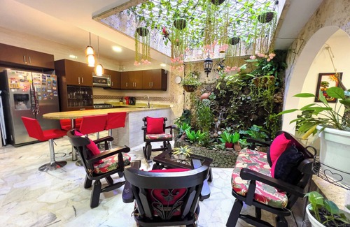Cali House | Home near Chipichape Jacuzzi.Sauna.Turkish bath