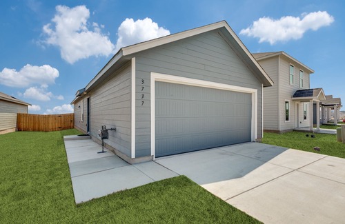Medina Valley House | Home near Lackland AFB perfect for BMT graduation
