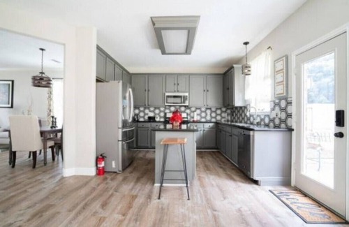 Addicks House | Home Near Texas Children MD Anderson,Methodist & Energy CorridorPark Ten Topgolf