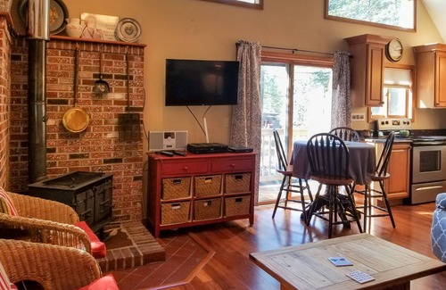 Moultonborough House | Home near the beach with a washer/dryer, tennis court, playground, basketball