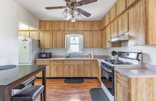 West Peoria House | Home of the Braves - Bradley Campus Suite