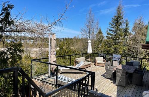 Northern Bruce Peninsula House | Home of the Living Sunset
