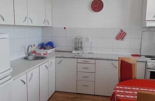 Susanj Apartment | Home on hill (red)