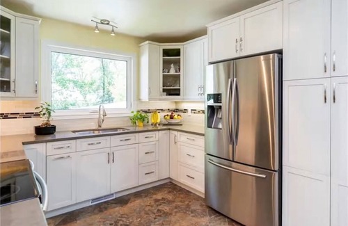Birds Hill House | Home on large park like lot. Close to beaches, Prov parks & festival grounds.