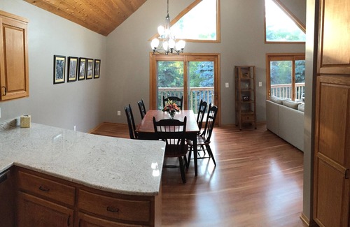 Rochester House | Home On Peaceful Golf Course Lot in Rochester 6 Miles from Mayo Clinic