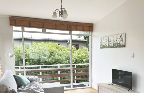Mount Eden Apartment | Home on the Grange - Mt Eden