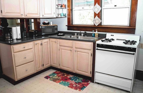 Bellepoint House | Home on the Hill in Historic Hinton
