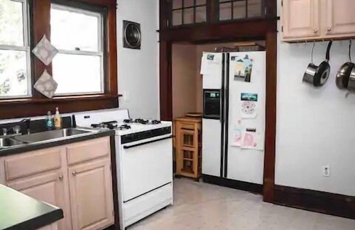 Bellepoint House | Home on the Hill in Historic Hinton