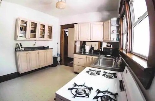 Bellepoint House | Home on the Hill in Historic Hinton