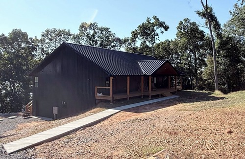 Cadiz House | “Home On The Hill"nnThis new vacation rental will not disappoint! Lake front!