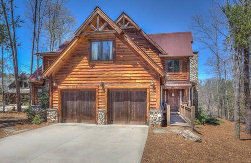 The Arbor House | Home on the shores of Lake James in Gated Arbors Community