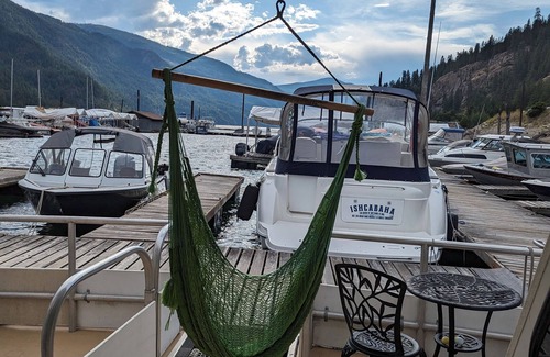 Robson Boat Rental | Home ON THE WATER! This beautiful 6 bedroom home is perfect for making memories.