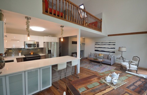 Montague House | Home On White Lake With Private Frontage, Sleeps 10, Modern Kitchen