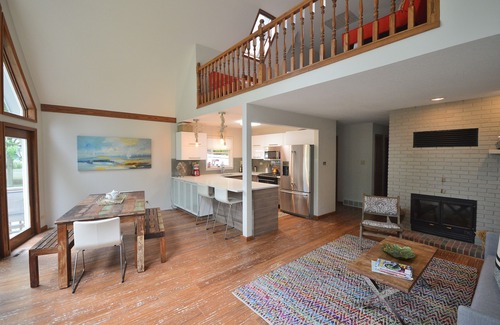 Montague House | Home On White Lake With Private Frontage, Sleeps 10, Modern Kitchen