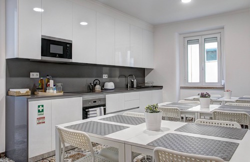 Alto do Pina Apartment | Home Out 2E - 5 Bedroom apartment with parking