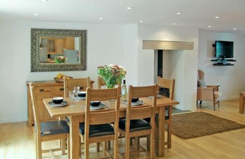 Helstone House | Home Park Farm Cottages B