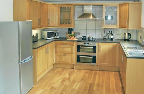 Helstone House | Home Park Farm Cottages B
