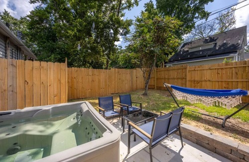 Columbia House | Home-Run 2B *NEW HOT TUB*