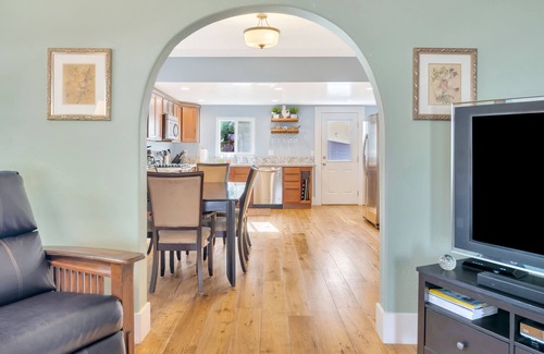 Paso Robles House | Home Squared 2 Bed/2 Bath Walk to Square