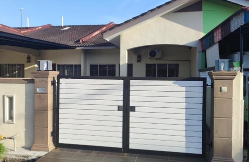 Taman Kota Masai House | Home stay Adams