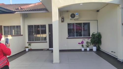 Taman Kota Masai House | Home stay Adams