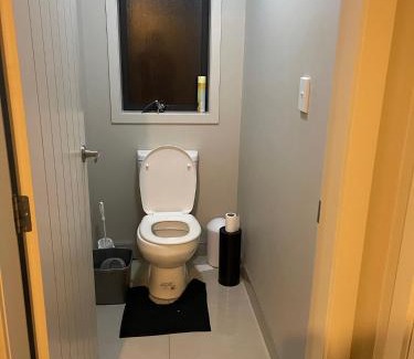 Hamilton House | Home Stay Queen Bed Room 1