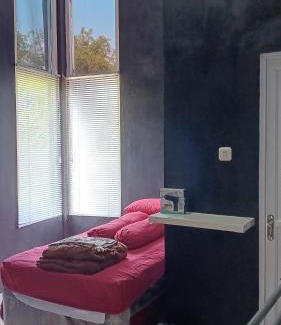 Oro Oro Ombo House | Home Stay Syariah Omahku