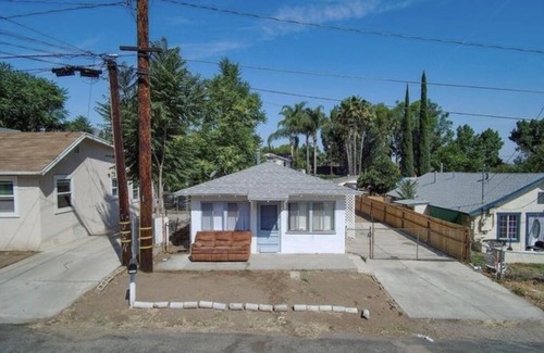 Lake Elsinore House | Home steps away from lake and local park