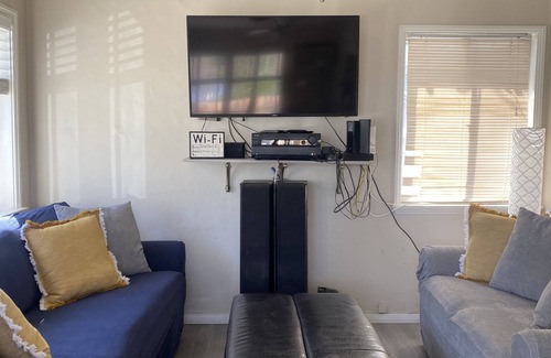 Lake Elsinore House | Home steps away from lake and local park