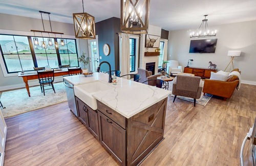 Akron House | Home Sweet Akron in the quaint town of Akron